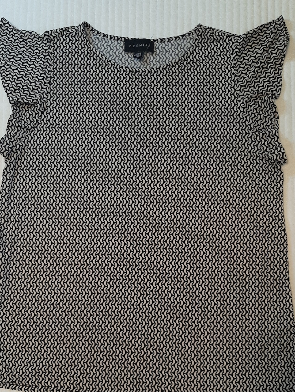Premise Size L Black Short Sleeve Blouse Flutter Sleeves Black And Light Beige